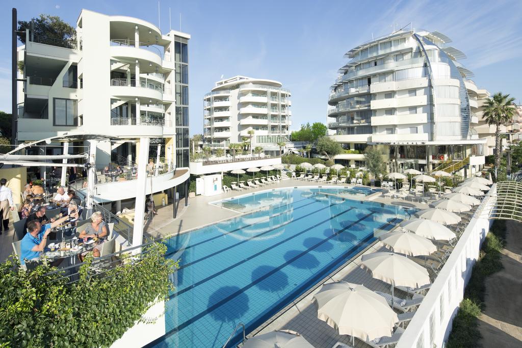 Hotel Le Palme - Premier Resort Milano Marittima Bagian luar foto